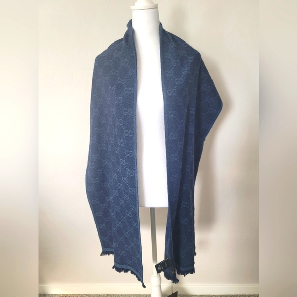 (NWT) Authentic Gucci wool/angora blend monogram scarf in rich blue. - Picture 3 of 10